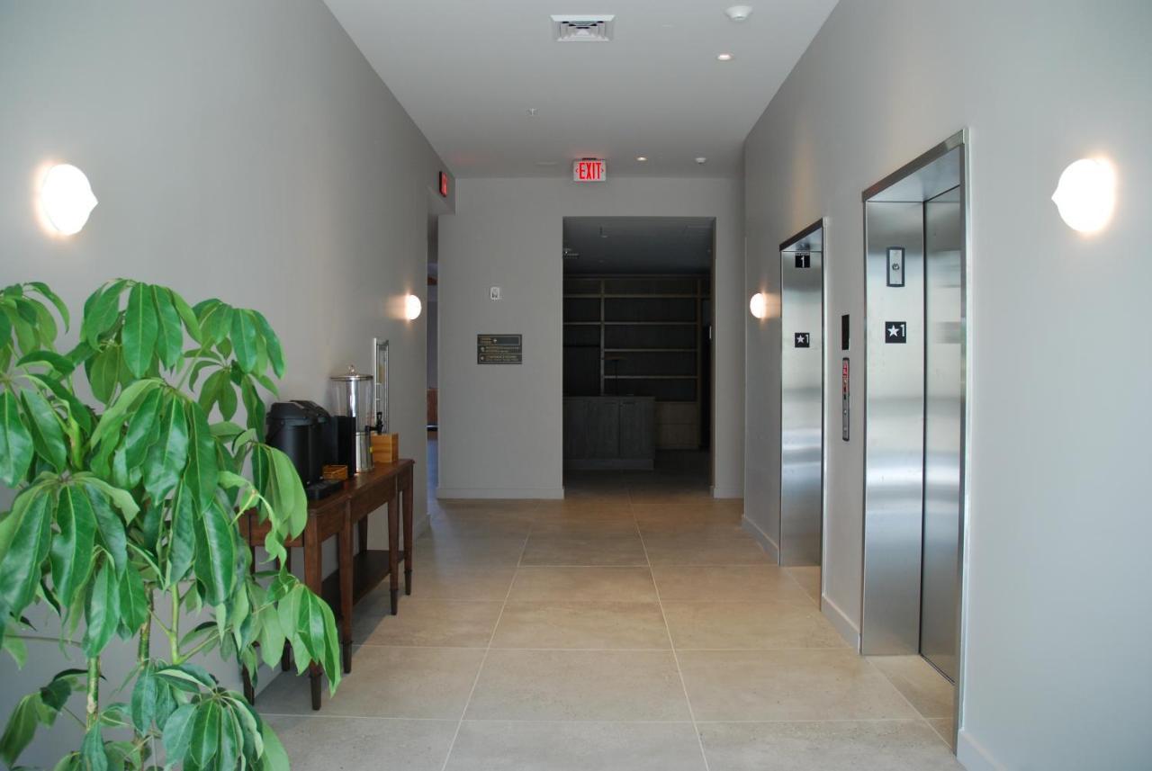 Cedartree Hotel Portland Хилсбъро Екстериор снимка