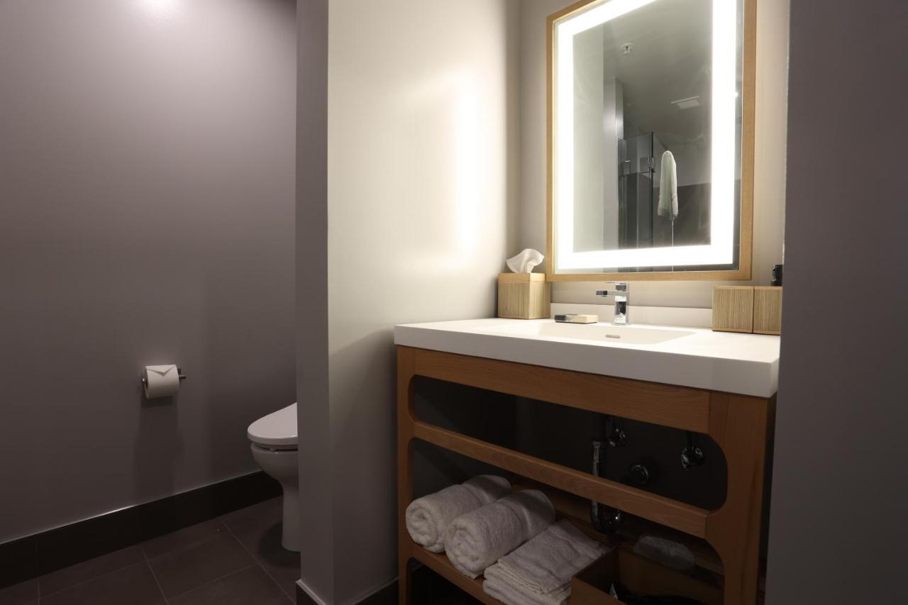 Cedartree Hotel Portland Хилсбъро Екстериор снимка