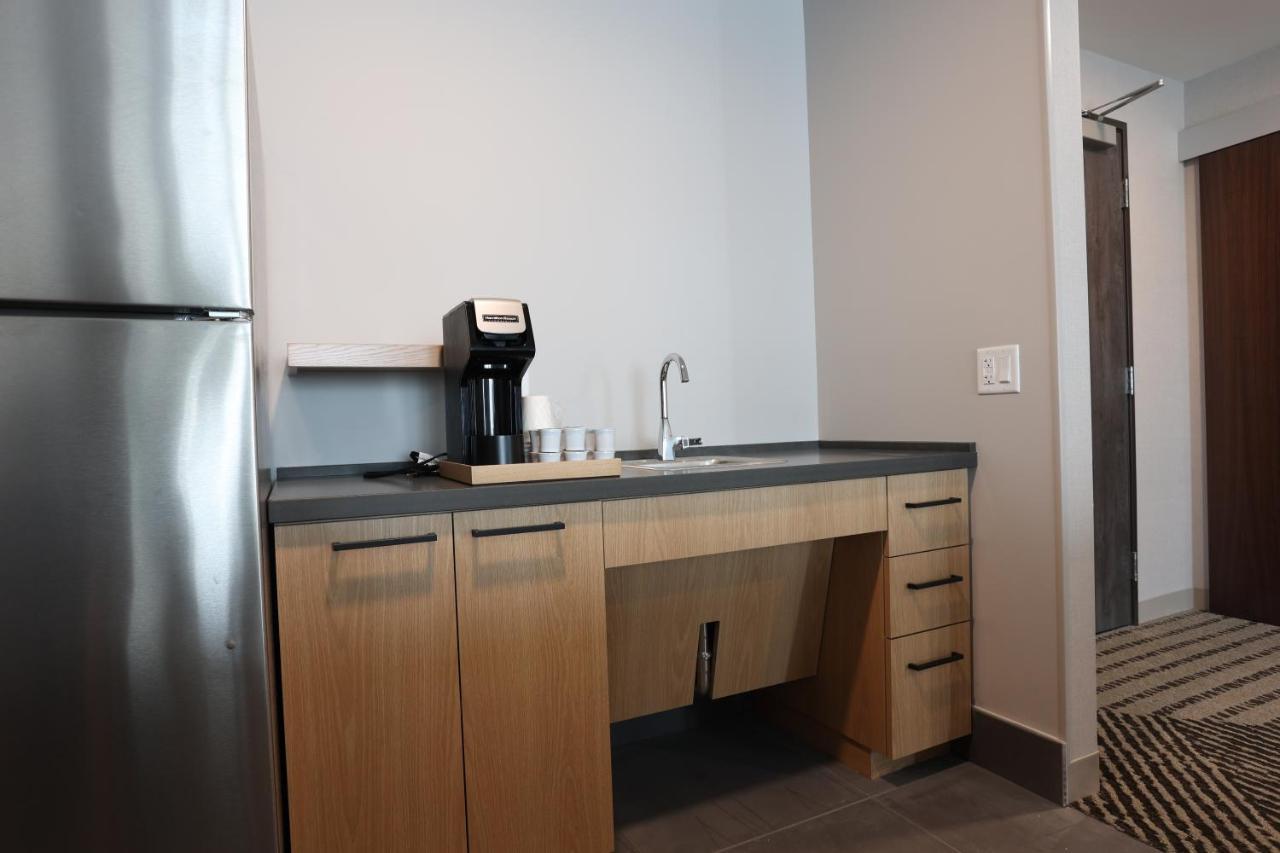 Cedartree Hotel Portland Хилсбъро Екстериор снимка