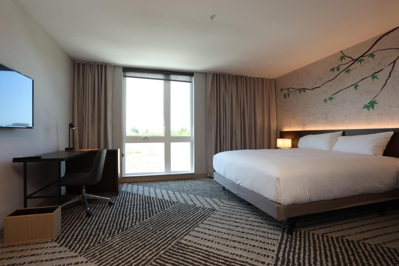 Cedartree Hotel Portland Хилсбъро Екстериор снимка