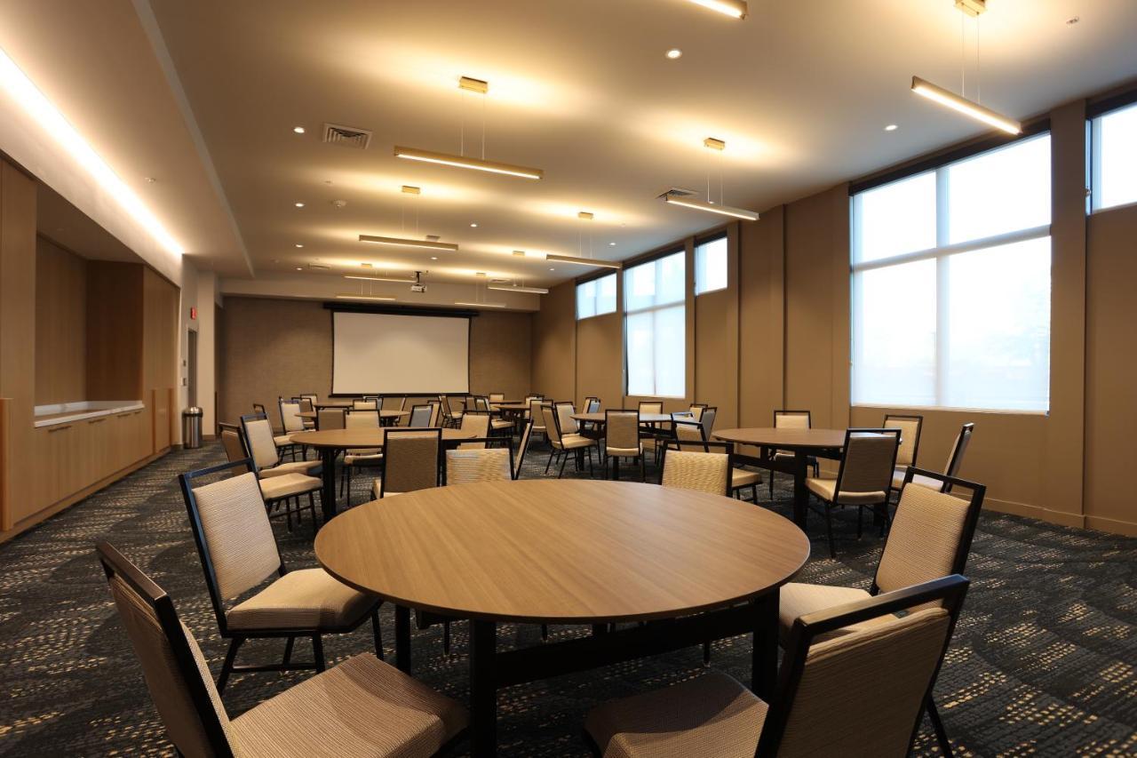 Cedartree Hotel Portland Хилсбъро Екстериор снимка