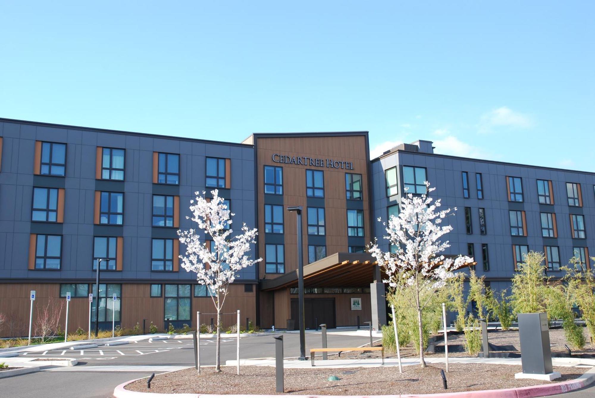 Cedartree Hotel Portland Хилсбъро Екстериор снимка